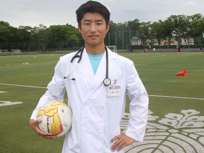「医学部では史上初」名門筑波大サッカー部“6軍”から這い上がった優秀すぎる大学生…三笘の恩師「信頼しているから起用した」＜Number Web＞ photograph by Takahito Ando