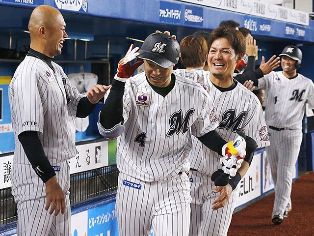 記念グッズ完売の伝説的“良い人”。ロッテ福浦和也の2000本はいつ