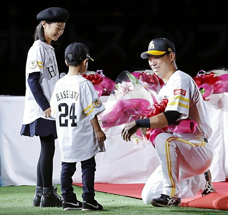 今シーズンで引退し、来季から一軍打撃コーチを務める長谷川勇也 ©KYODO