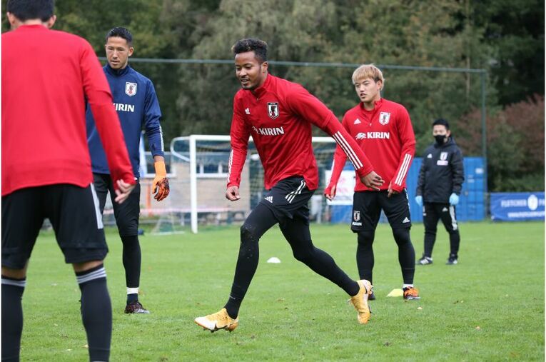 連係不足は“想定内” 19歳久保建英が森保Jで見せた「身体能力差を埋める」クレバーな技術(18) ／ photograph by JFA