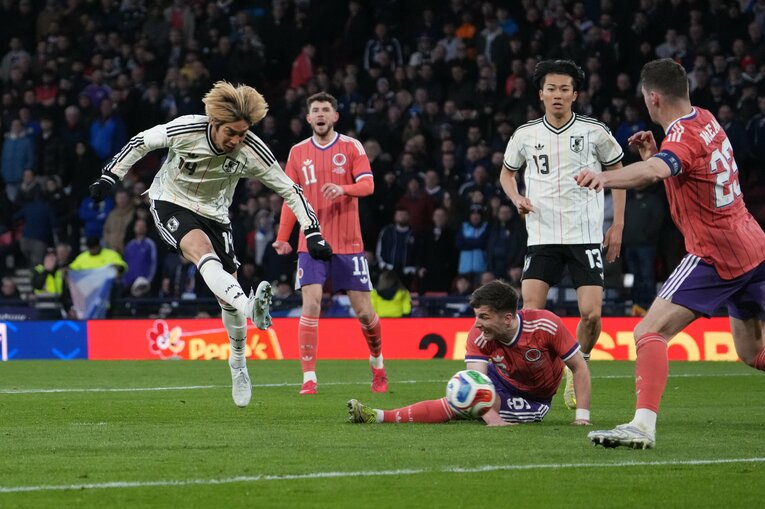 スコットランド戦でゴールを決めた伊東純也　©Masashi Hara