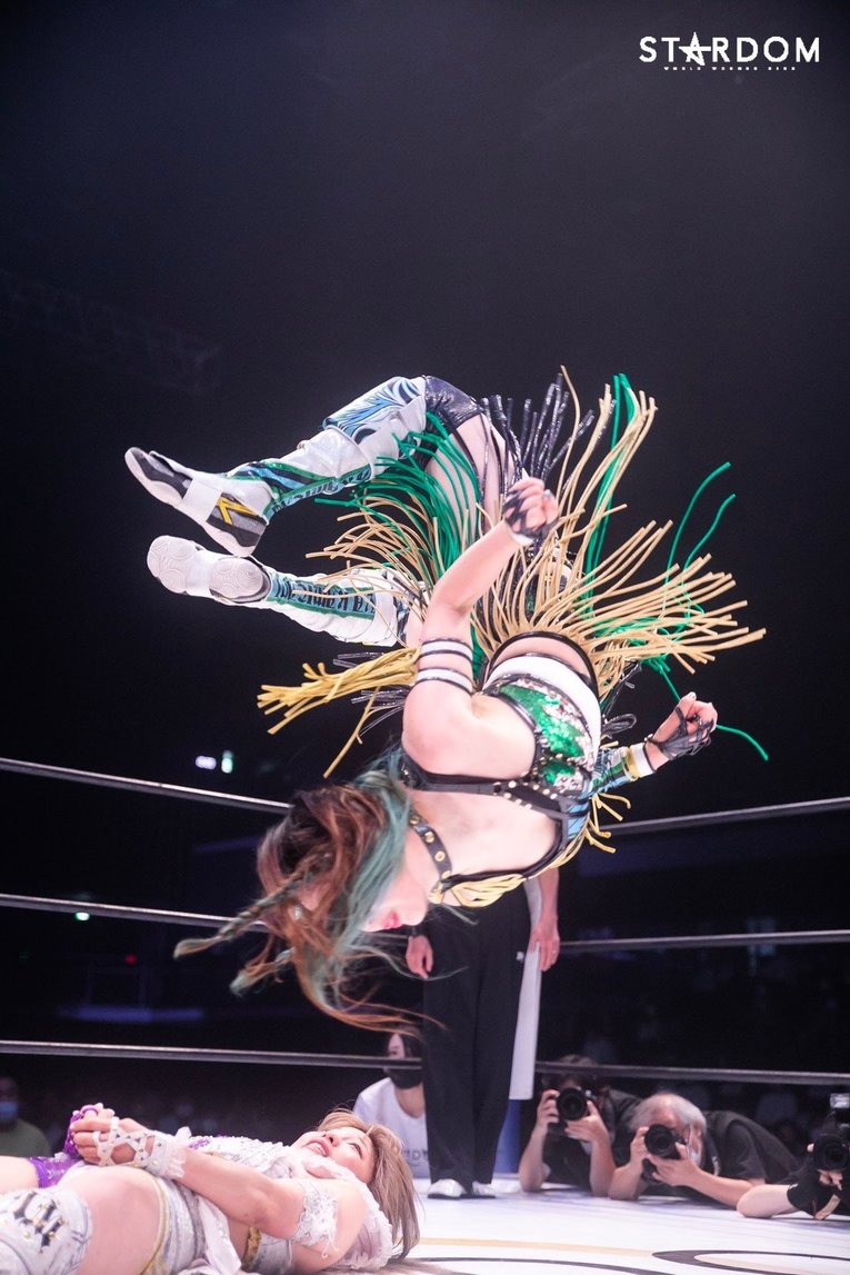 7月に“師匠越え”を掲げて中野たむに挑戦した上谷。2度目の挑戦は得意の飛び技がポイントになるか　©STARDOM