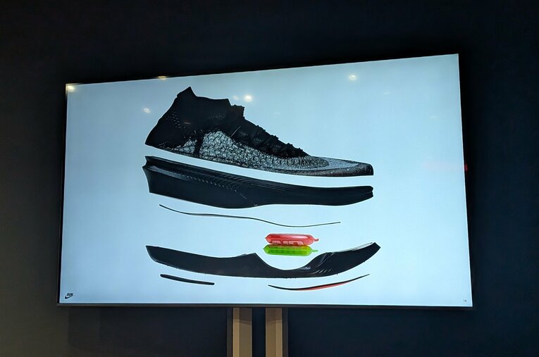 NIKEの新作シューズ「APEX」を構成するパーツ ／ photograph by Kensaku Wakui