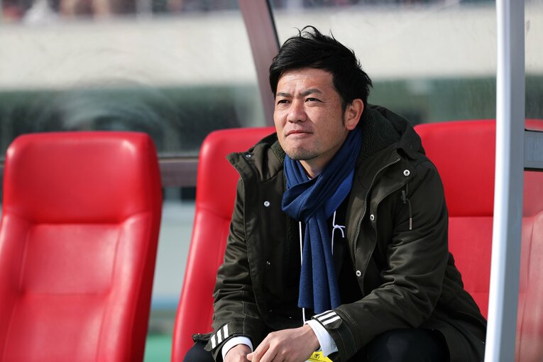 興国高校の内野監督　©AFLO