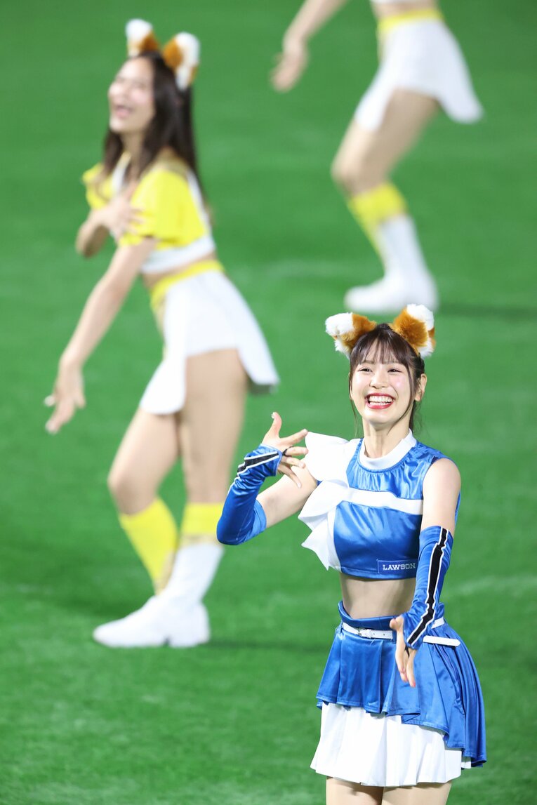 きつねダンス　©JIJI PRESS