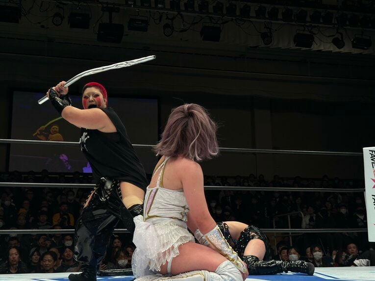 「敗者退団マッチ」として行われた上谷沙弥vs中野たむ　©Norihiro Hashimoto
