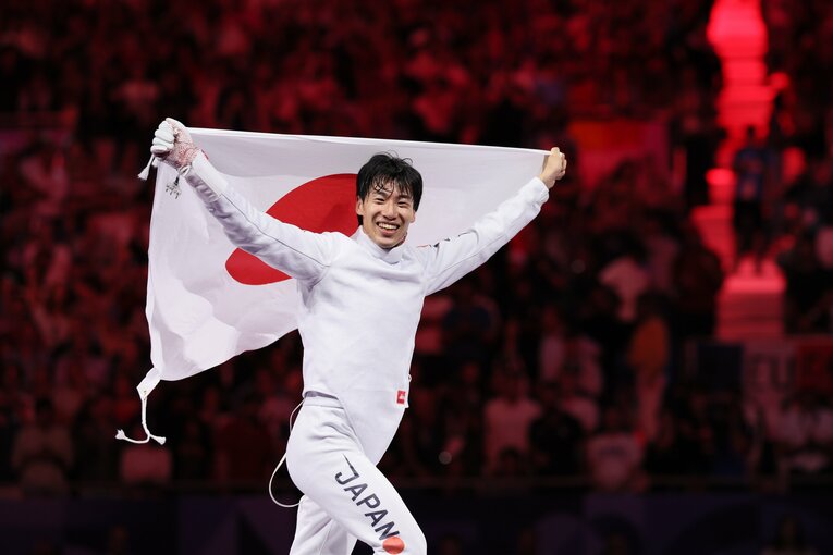 男子エペ個人決勝、加納虹輝vs.ヤニック・ボレル　©JMPA