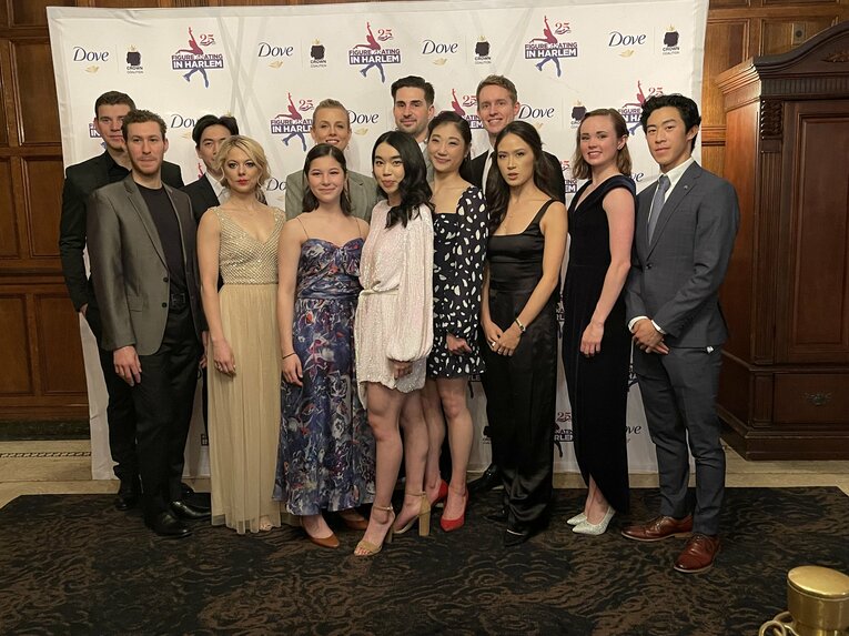 「フィギュアスケーティング・イン・ハーレム」の25周年記念ガラパーティーに登場したスケーターたち　©Akiko Tamura