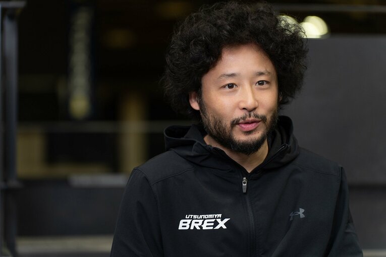 笑顔を交えながらNBAの魅力を語る田臥　©Shiro Miyake