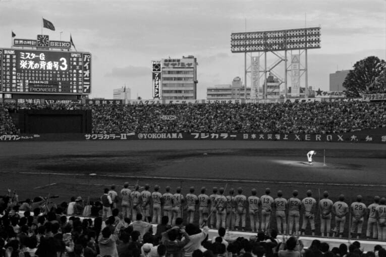 1974年10月14日、長嶋茂雄の引退試合　©BUNGEISHUNJU