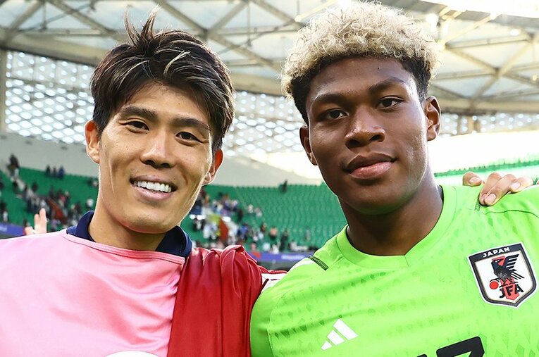 冨安健洋と鈴木彩艶。ベルギー経由で世界的にも評価されるDFとGKが生まれたことは、日本サッカーの真価の証ともいえる　©JFA/AFLO
