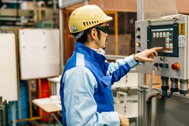 阿部の仕事風景　©︎Kiichi Matsumoto