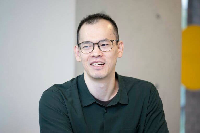 競泳監督を務める富永航平は2012年の東大3年時にロンドン五輪選考会で5位入賞の経験がある　©Keiji Ishikawa