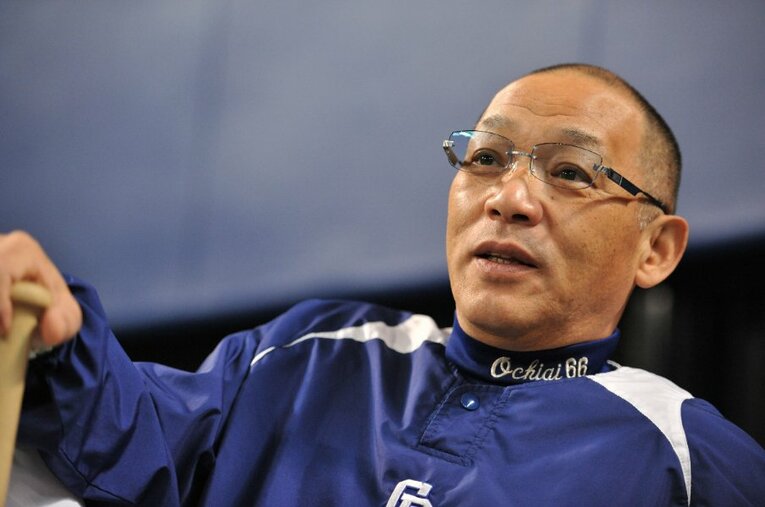 首位ヤクルトと8月に最大ゲーム差をつけられながら、逆転優勝を果たした中日。落合博満の監督最終年となった終盤に何が起きていたのか… ／ photograph by Hideki Sugiyama