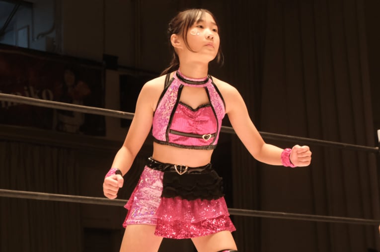 10月13日にデビュー戦を行った“小学生レスラー”のNENE ／ photograph by Norihiro Hashimoto