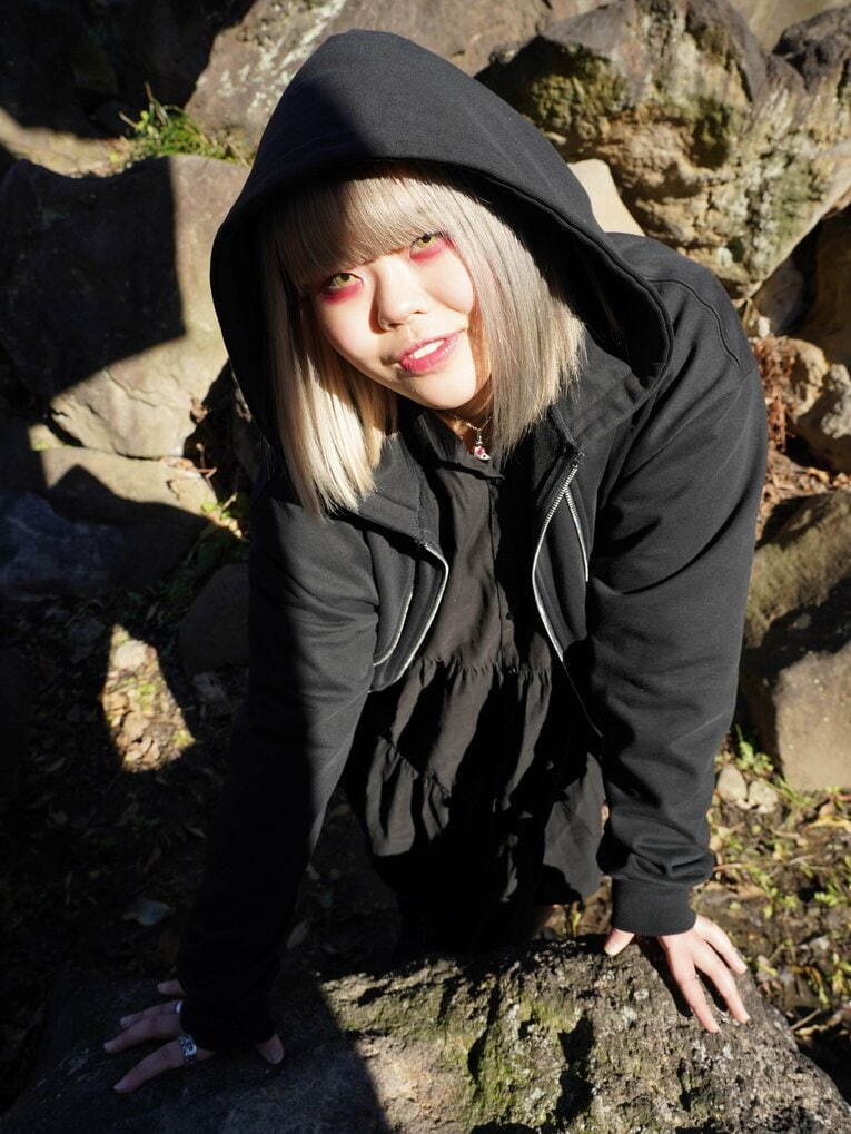 輝ける場所がなかなか見つからず、琉悪夏はユニット移動を繰り返した