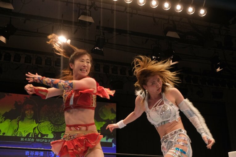 「燃え尽き症候群」から岩谷麻優が迎えた“キャリアで一番のピーク”…右ヒジ脱臼まで続いた藤本つかさとの“最高峰の女子プロレス”(48)