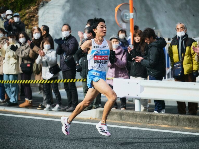 遊行寺の坂を終えた中継所直前、目立たない上りでペースを落としたという ©Yuki Suenaga