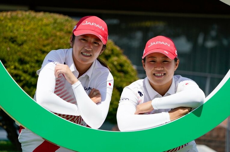 互いに東京五輪を心待ちにしていたという畑岡奈紗（右）と稲見萌寧。日本勢初のメダル獲得が期待される ／ photograph by Shizuka Minami