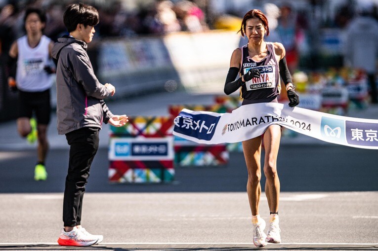 日本記録の更新を狙った新谷だったが、高速コースの東京で2時間21分50秒にとどまった　©Nanae Suzuki
