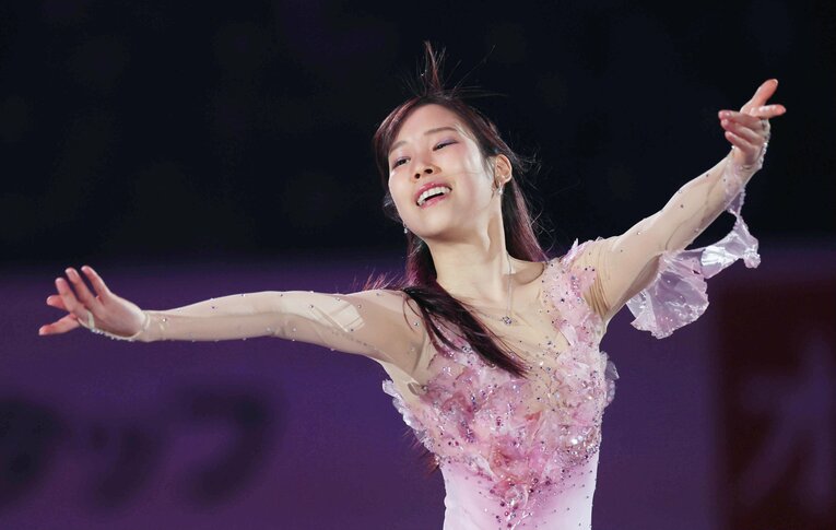 国別対抗戦エキシビションでの三原舞依の演技　©JIJI PRESS