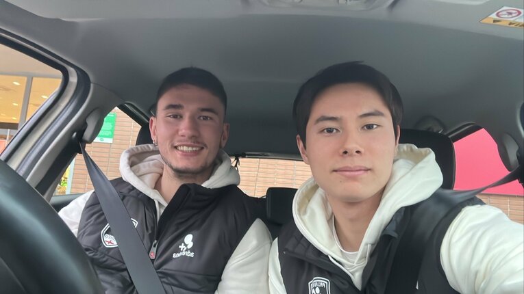 同い年のチェンジアと（写真／本人提供）