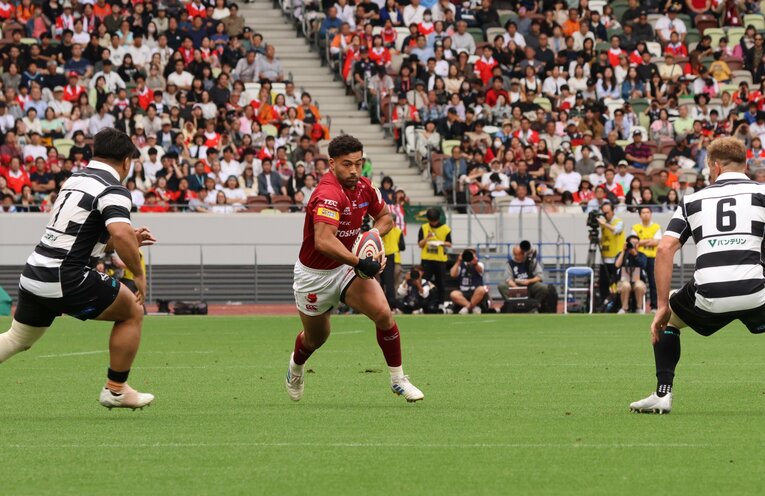 決勝では獅子奮迅の活躍を見せたモウンガだったが、試合後には「まさかの事実」が！　©Nobuhiko Otomo