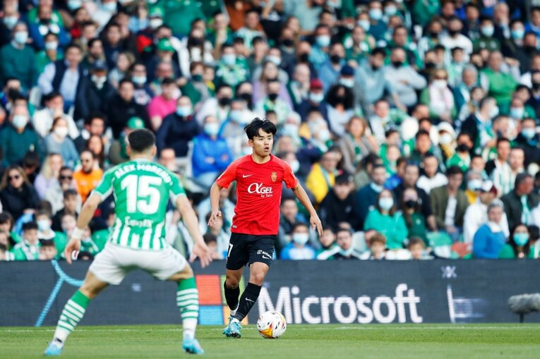 森保監督が久保建英をスペインまで見に来たのに…45分で交代　カメラマンが「終盤までいれば」と心残りを感じた理由(13)