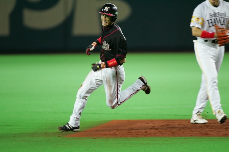 2005年の西岡剛。異次元スピード（ロッテ　4/4）　©BUNGEISHUNJU