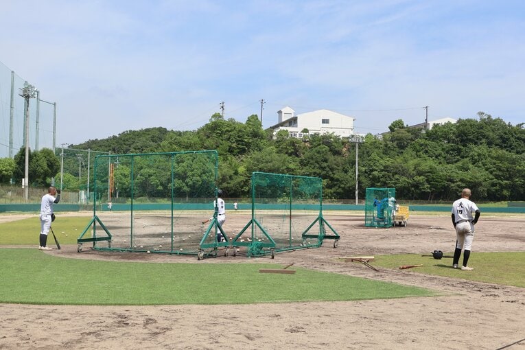 学校のグラウンドではなく、町の公営グラウンドで練習　©Fumi Sawai