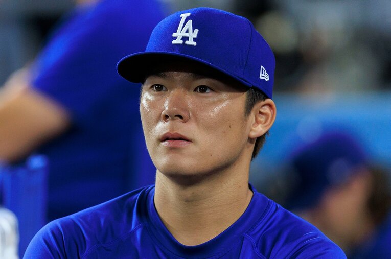 離脱が発表されて2カ月、いよいよ実戦復帰が近づくドジャース山本由伸。8月17日で26歳になる ／ photograph by ZUMA Press/AFLO