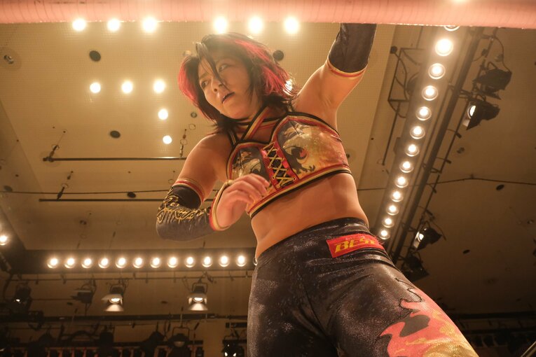 水着グラビアも披露のアイドル路線から急転換…素顔は“オラオラ”、スターダムのベルトも獲得した岩田美香の渇望「総合格闘技かキックにも」(79)