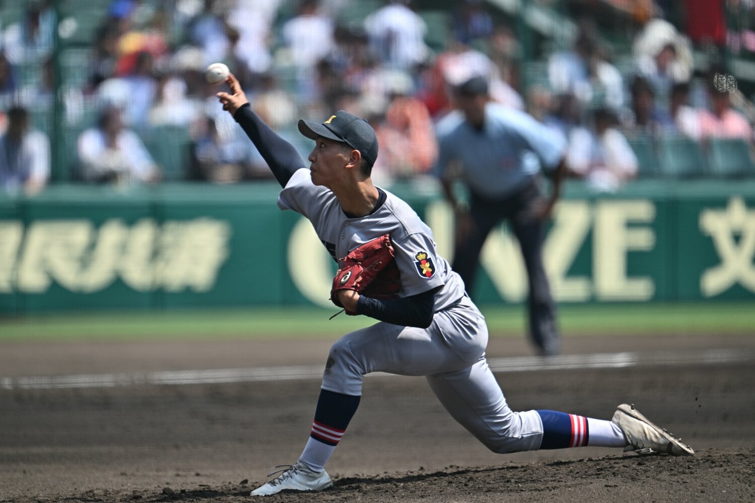 制球力に優れる小宅のピッチングは非常に効率的だった　©Hideki Sugiyama