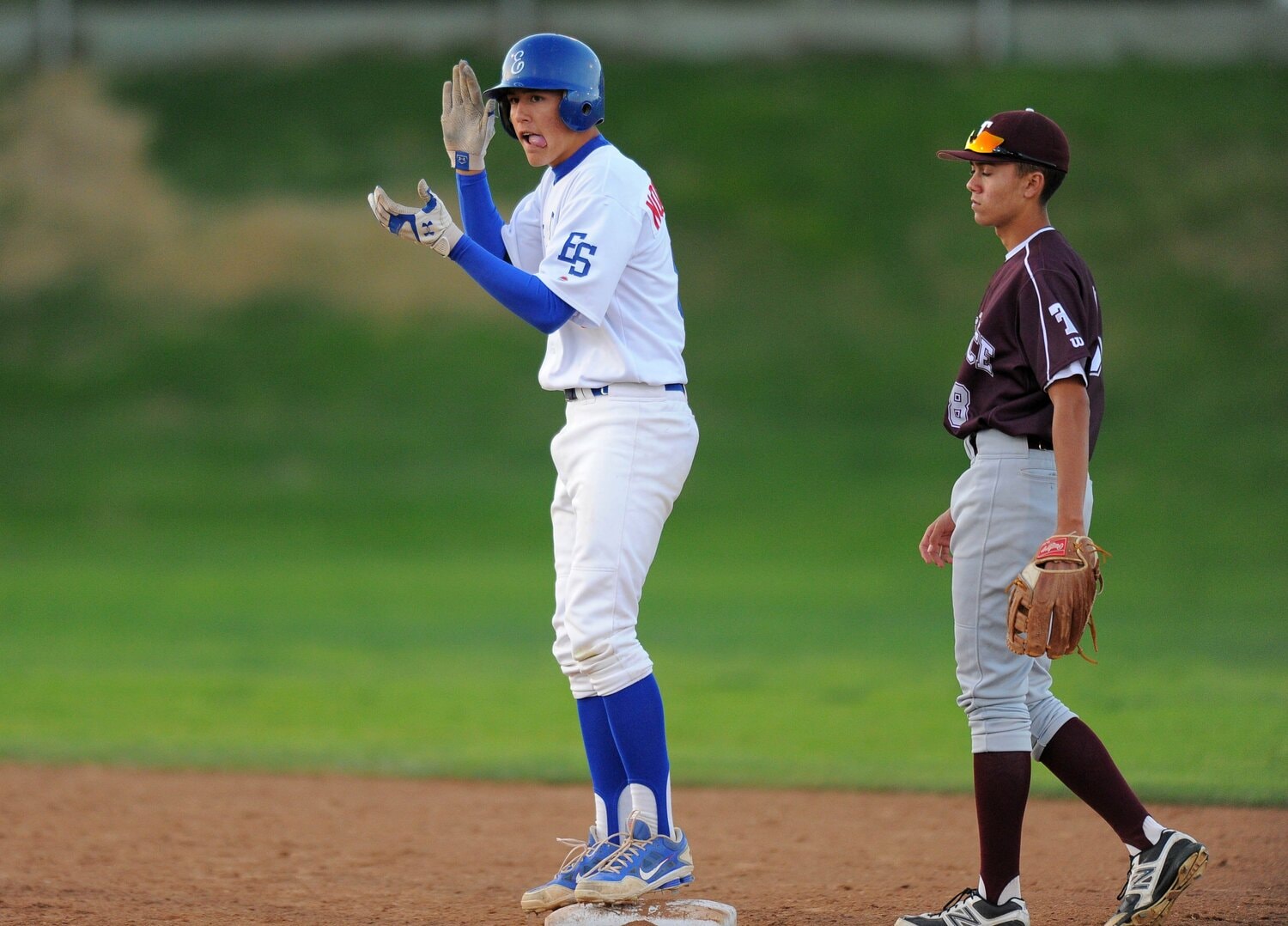 高校時代に野球をプレーするヌートバー（2013年）©Getty Images