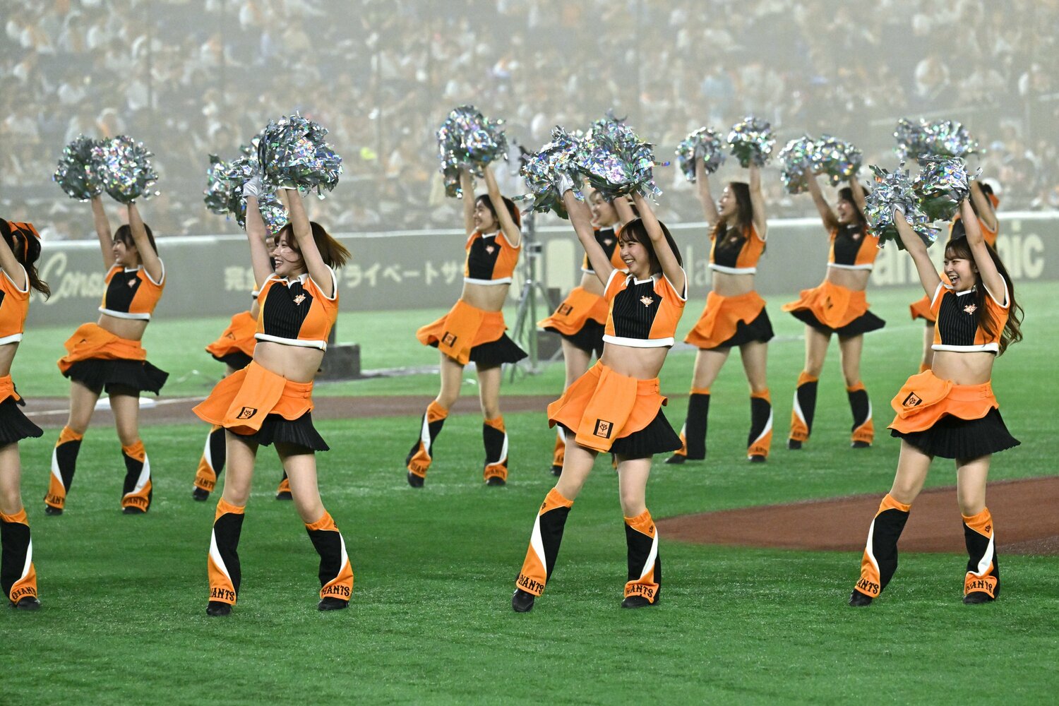 めちゃくちゃハードな振り付けでも溢れる笑顔で…VENUSのパフォーマンス　©Hideki Sugiyama