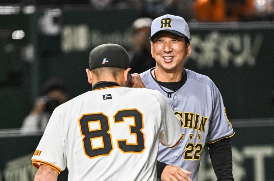 「気になる言動ある」巨人・阿部慎之助監督に伝えたい…“結果論で采配批判する声”にどう対応すべきか？ 阪神・藤川球児監督もかつて苦悩していた＜Number Web＞ photograph by Nanae Suzuki
