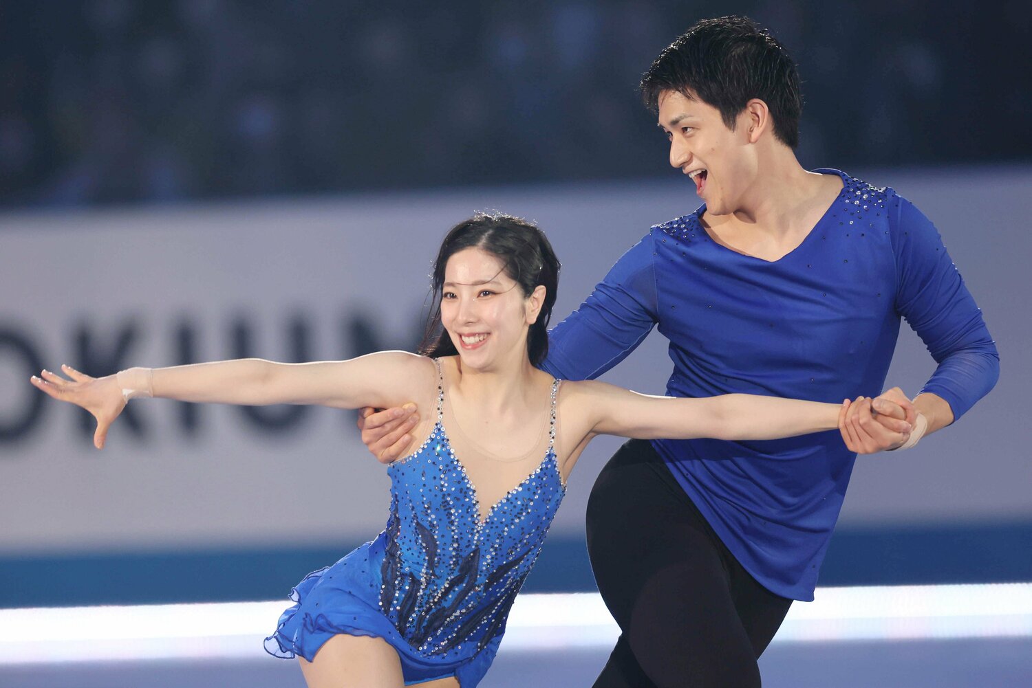 今年4月の国別対抗戦エキシビションでのりくりゅう　©JIJI PRESS