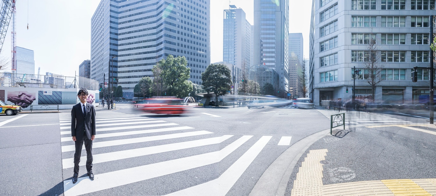 2016年、「寺田交差点」を訪れた寺田夏生　©Shiro Miyake