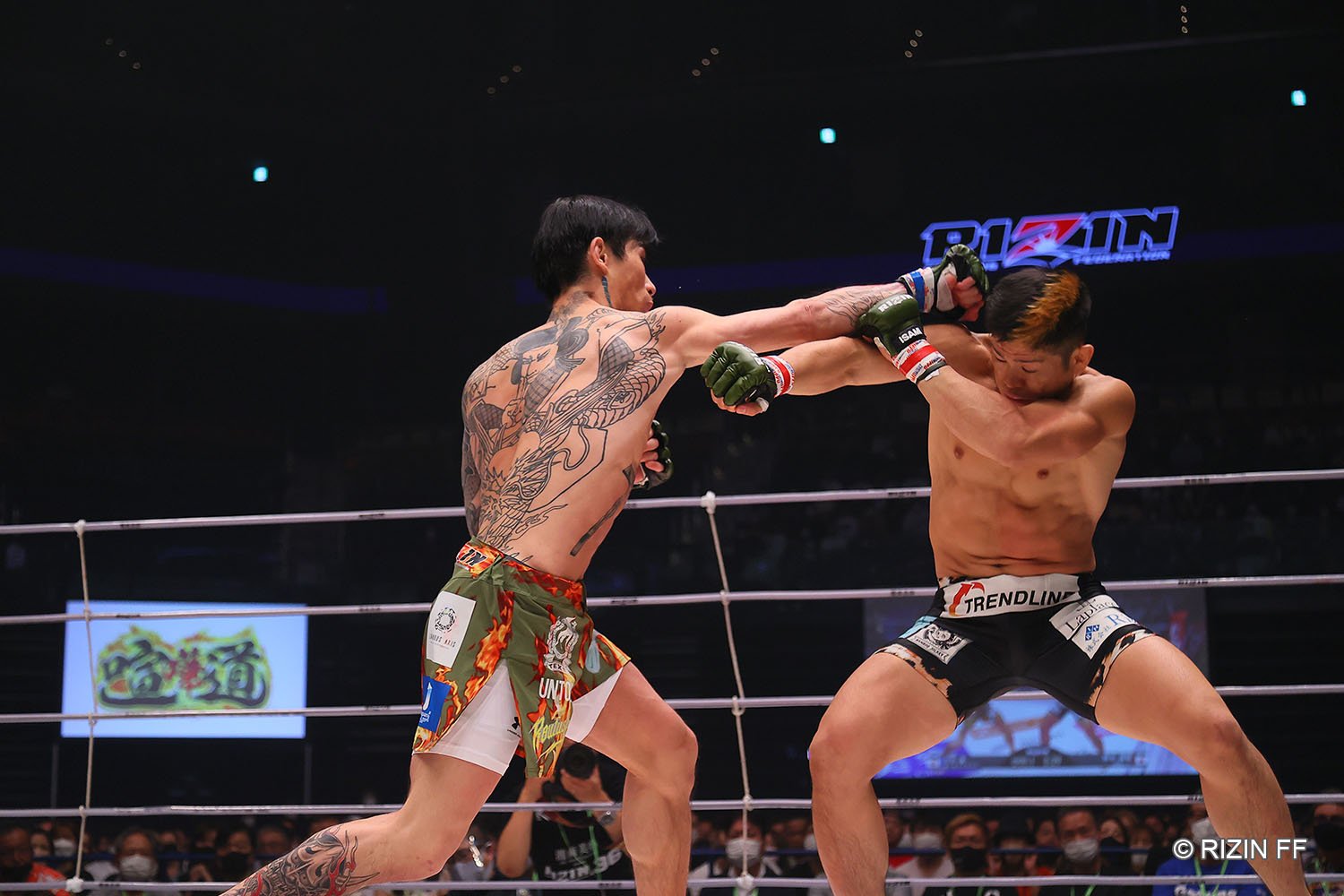 テンポよく打ち込んだ平本をジャッジは支持した　©RIZIN FF