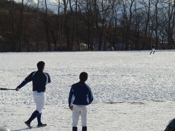 「エースは中2の女の子」北海道、過疎の町の野球チームから“初の甲子園選手”が出るか＜Number Web＞ photograph by Hidaka Baseball Club