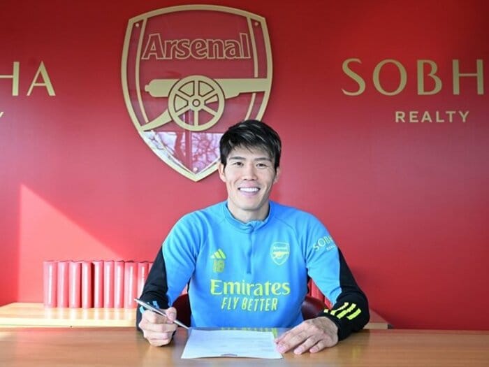 年俸10億円超で契約更新・冨安健洋も…アーセナルvsマンCの最新型「4バック全員CB作戦」遠藤航リバプールは？〈至高のプレミア優勝争い〉＜Number Web＞ photograph by Stuart MacFarlane/Getty Images