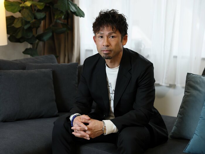 「ありがとう山瀬功治」敵チームから奇跡の横断幕…“J史上最長24年連続ゴール”山瀬功治は「わがまま移籍」でも、なぜサポーターに愛されたのか?<Number Web> photograph by Shigeki Yamamoto