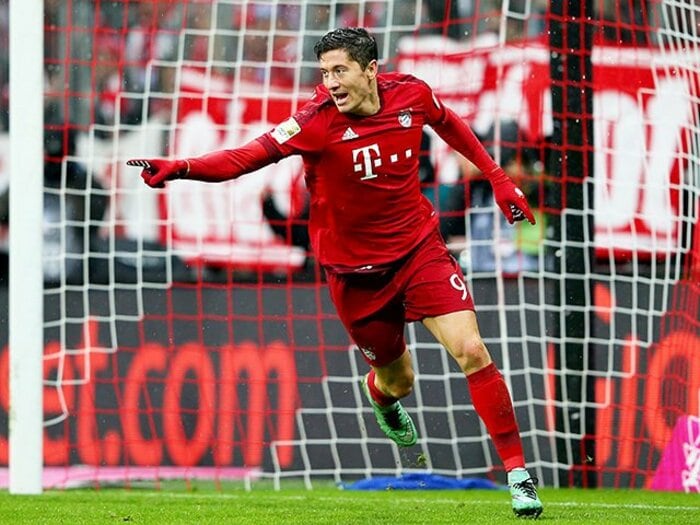 ドイツで食事改善ブームが過熱気味。レバンドフスキが牛乳をやめた理由。＜Number Web＞ photograph by Getty Images