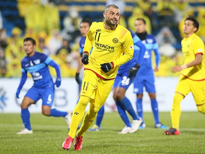 ネルシーニョと真逆の“所信表明”。柏・吉田監督が初戦で見せたもの。＜Number Web＞ photograph by AFLO