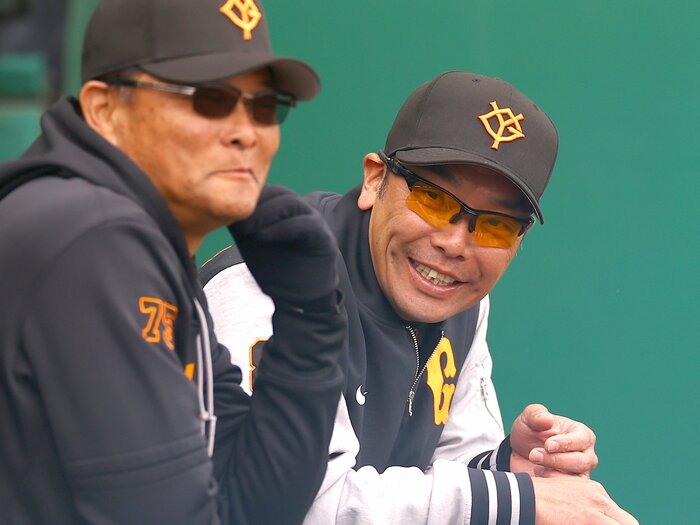 阿部慎之助監督が呼んだ“リーグ連覇の切り札”…作戦戦略コーチが明かす“新生・巨人打線のポイント”「結果として見逃し三振OK」の意味とは＜Number Web＞ photograph by SANKEI SHIMBUN