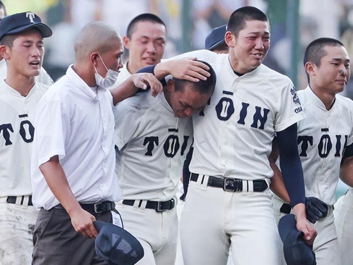大阪桐蔭・西谷監督がいま明かす“9回逆転負け”あの下関国際戦の真相「たぶん初めてだった」甲子園騒然のトリプルプレーはなぜ生まれたか<Number Web> photograph by JIJI PRESS