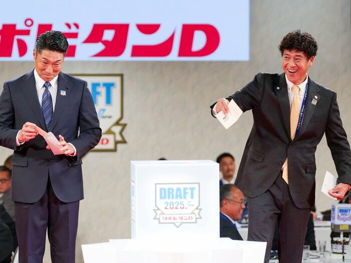佐々木麟太郎「一本釣り」確信のはずが…ドラフト衝撃の競合指名“全ウラ側”ソフトバンクの周到な戦略と現場でわかった「意外な新事実」―2025年下半期読まれた記事＜Number Web＞ photograph by JIJI PRESS
