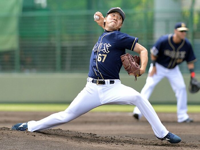 オリ佐藤世那の理想は“汚い”直球?思い出の地・舞洲を巣立つために。<Number Web> photograph by NIKKAN SPORTS