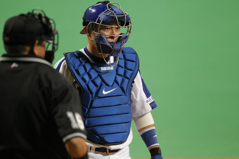 2010年日本シリーズでの谷繁　©Sports Graphic Number