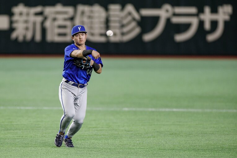 二塁、三塁、遊撃まですべてこなす林　©Kiichi Matsumoto